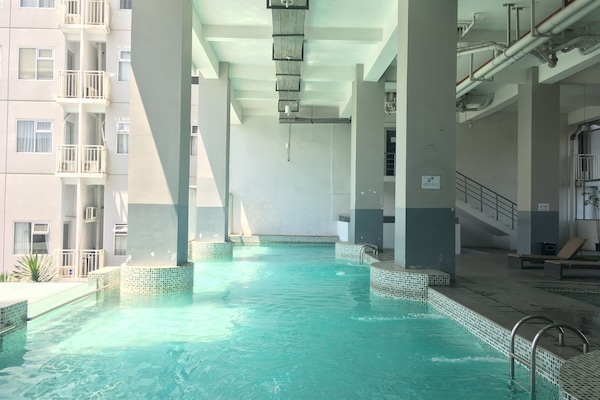 Kolam renang terbuka