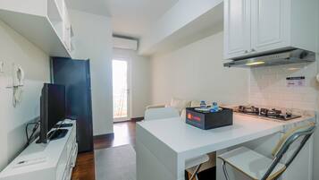 Rom | 3 soverom, skrivebord, wi-fi (inkludert) og sengetøy