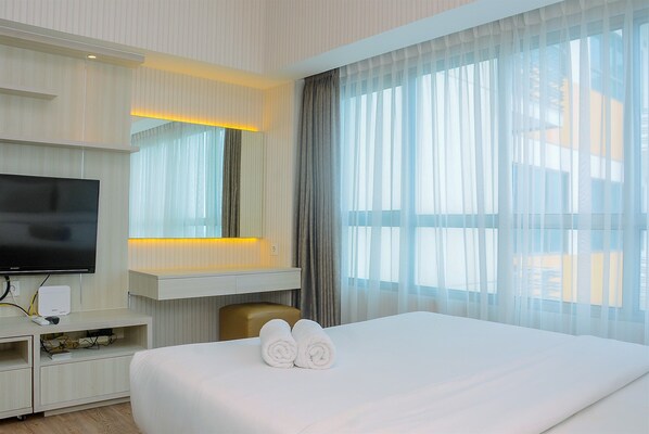 1 bedroom, free WiFi, bed sheets - Best Studio with Pool View Springlake Summarecon Apartment (Bekasi)