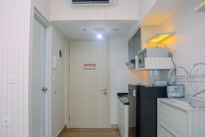 Interior - Best Studio with Pool View Springlake Summarecon Apartment (Bekasi)