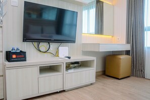 Interior - Best Studio with Pool View Springlake Summarecon Apartment (Bekasi)