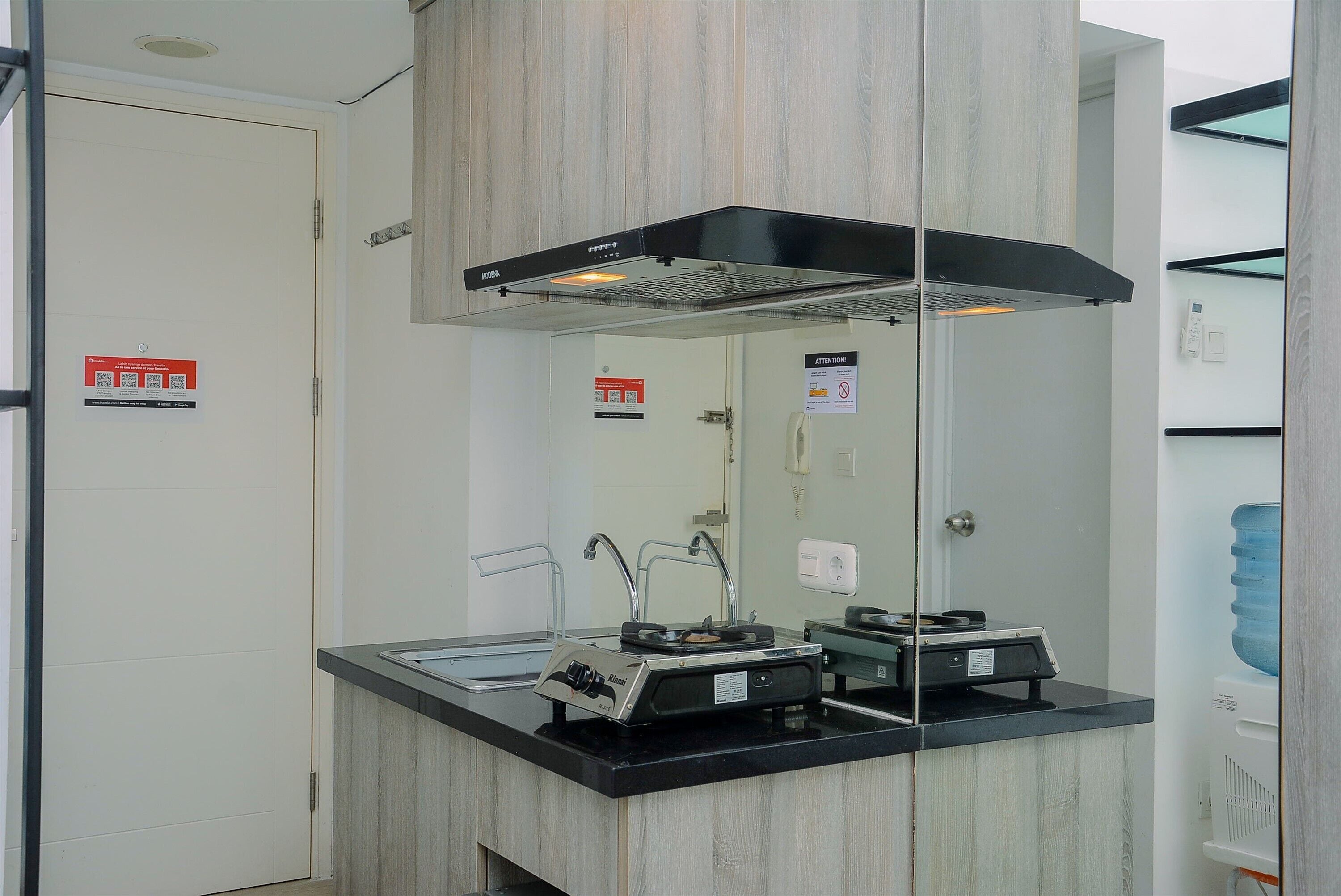 Kamar | Dapur pribadi | Lemari es, kompor, dan peralatan masak/sendok-piring