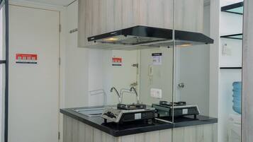 Kamar | Dapur pribadi | Lemari es, kompor, dan peralatan masak/sendok-piring