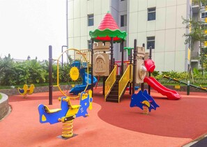 室外兒童遊樂區