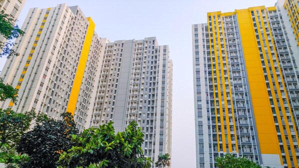 Exterior - Elegant and Nice Studio at Springlake Sumarecon Apartment (Bekasi)