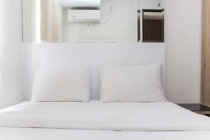 2 bedrooms, free WiFi, bed sheets - Homey and Simply 2BR at Lagoon Bekasi Town Square Apartment (Bekasi)