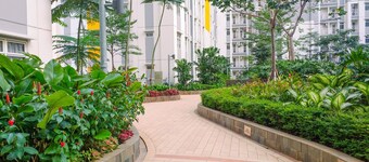 Cozy Stay Studio at Springlake Summarecon Bekasi Apartment