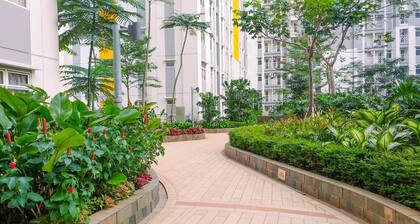 Cozy Stay Studio at Springlake Summarecon Bekasi Apartment