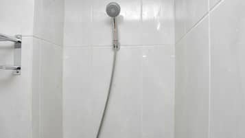 Room | Bathroom | Shower, free toiletries, towels