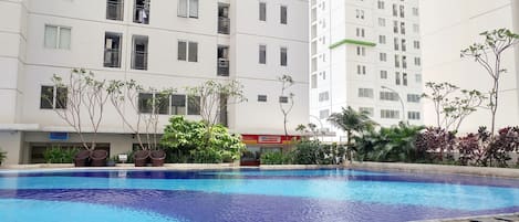 Kolam renang outdoor