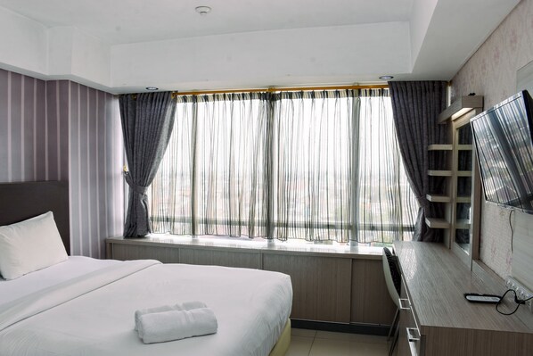 Room | 1 bedroom, free WiFi, bed sheets - Chic and Cozy 1BR Apartment at H Residence near MT Haryono (Jakarta)