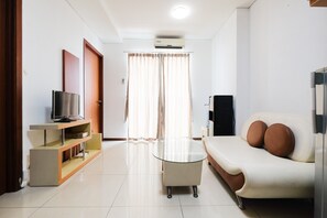 1 bedroom, free WiFi, bed sheets - Great Choice and Strategic 1BR Apartment at Thamrin Residence (Jakarta)