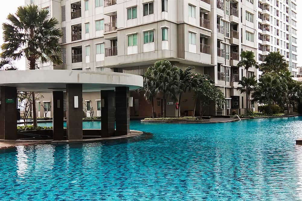 Great Choice and Strategic 1BR Apartment at Thamrin Residence