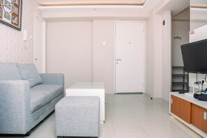 TV - Comfortable Combined Unit 3BR at Bassura City Apartment near Mall (Jakarta)