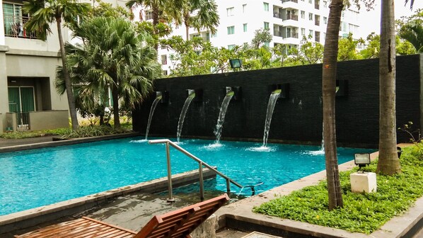Outdoor pool - Strategic 2BR Apartment @ Thamrin Residence (Jakarta)