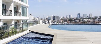 Modern and Spacious Studio Room at Green Kosambi Apartment