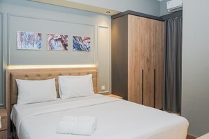 2 habitaciones, escritorio, tabla de planchar con plancha y wifi gratis