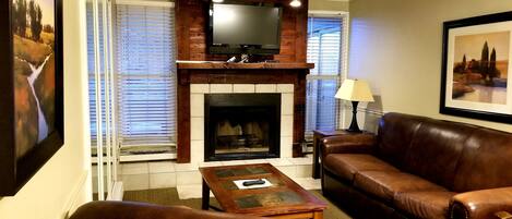 TV, fireplace