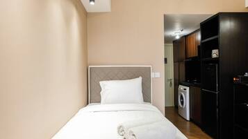 Room | 2 bedrooms, free WiFi, bed sheets