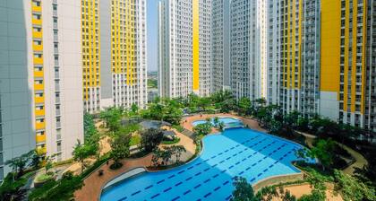 Modern 2BR Apartment for 4 Pax at Springlake Summarecon