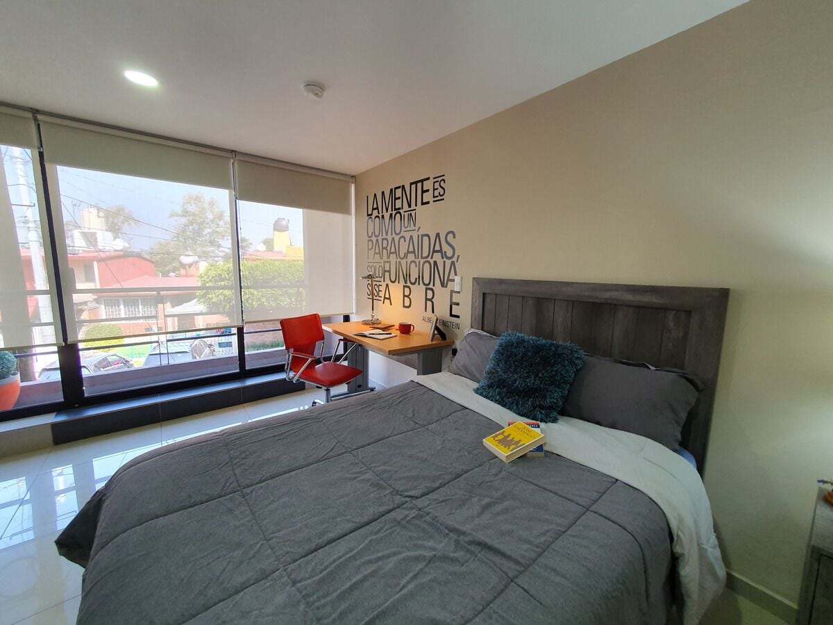 1 多间卧室、熨斗/熨衣板、免费 WiFi、床单