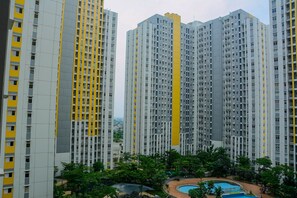 Exterior - Gorgeous 2BR Springlake Summarecon Apartment (Bekasi)