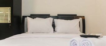 Homey and Strategic Studio Apartment at Metropark Condominium Jababeka