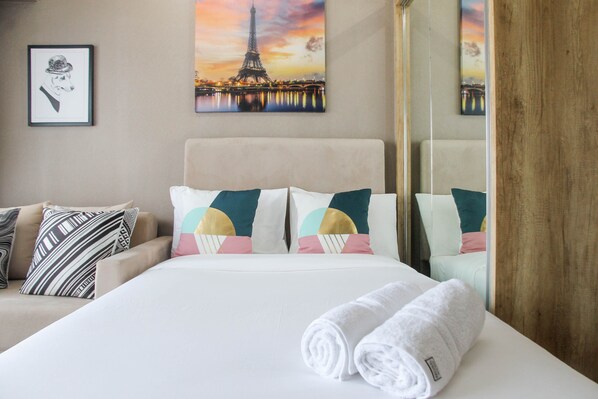 1 bedroom, free WiFi, bed sheets - Homey Studio Apartment @ Springlake View Summarecon Bekasi (Bekasi)