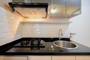 Room | Private kitchen - Affordable Price 2BR Apartment @ Springlake Summarecon Bekasi (Bekasi)