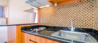 Cozy Living Studio Room Taman Melati Margonda Apartment