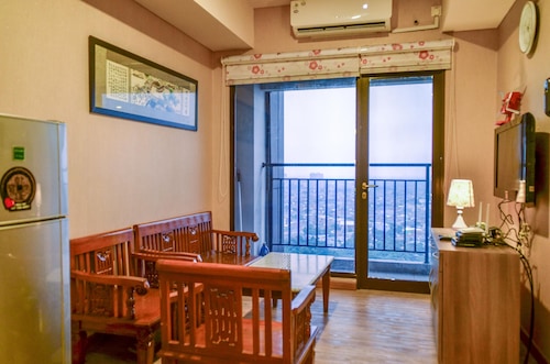 Nice and Cozy 2BR Apartment at Atria Residence