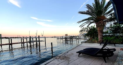 Private Bayside Property -- With Private Fishing/Boating Pier/Remote Office