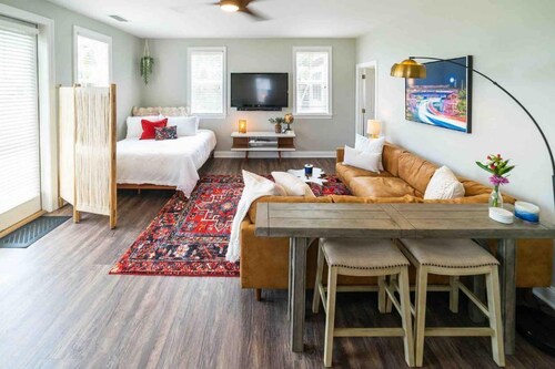 Chic Studio in Historic Downtown Pensacola