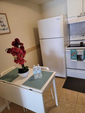 冰箱、微波炉、炉灶、茶具/咖啡用具