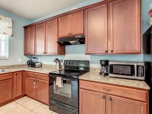 Fridge, microwave, oven, stovetop - Cost-effective pool home from 190/NT! NEAR Major theme parks (Kissimmee)