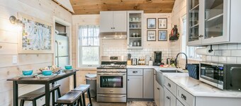 🍷CLOUD WINE COTTAGE FLX🍷secluded w/ HOT TUB in the heart of wine country!