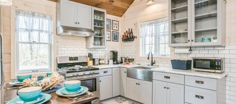 🍷CLOUD WINE COTTAGE FLX🍷secluded w/ HOT TUB in the heart of wine country!