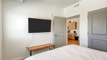 1 bedroom, iron/ironing board, free WiFi, bed sheets