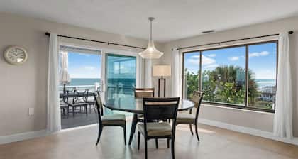 Ocean Front Home! Spacious private home on large beachfront lot.