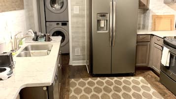 Fridge, microwave, dishwasher, coffee/tea maker