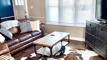 Fernseher, Tischtennisplatte