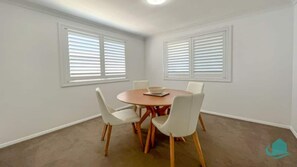 Dining - Ebbtide at Caves- Private pool - minutes to beach (Caves Beach)