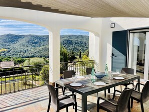 Outdoor dining - Villa Loralil by Costabravaway (calonge)