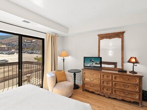 2 Schlafzimmer, Schreibtisch, Bügeleisen/Bügelbrett, kostenloses WLAN