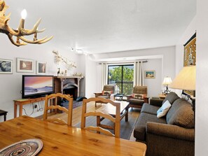 Smart-tv, pejs, dvd-afspiller