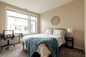 2 bedrooms, desk, iron/ironing board, free WiFi