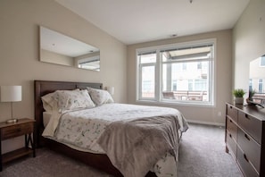 2 bedrooms, desk, iron/ironing board, free WiFi