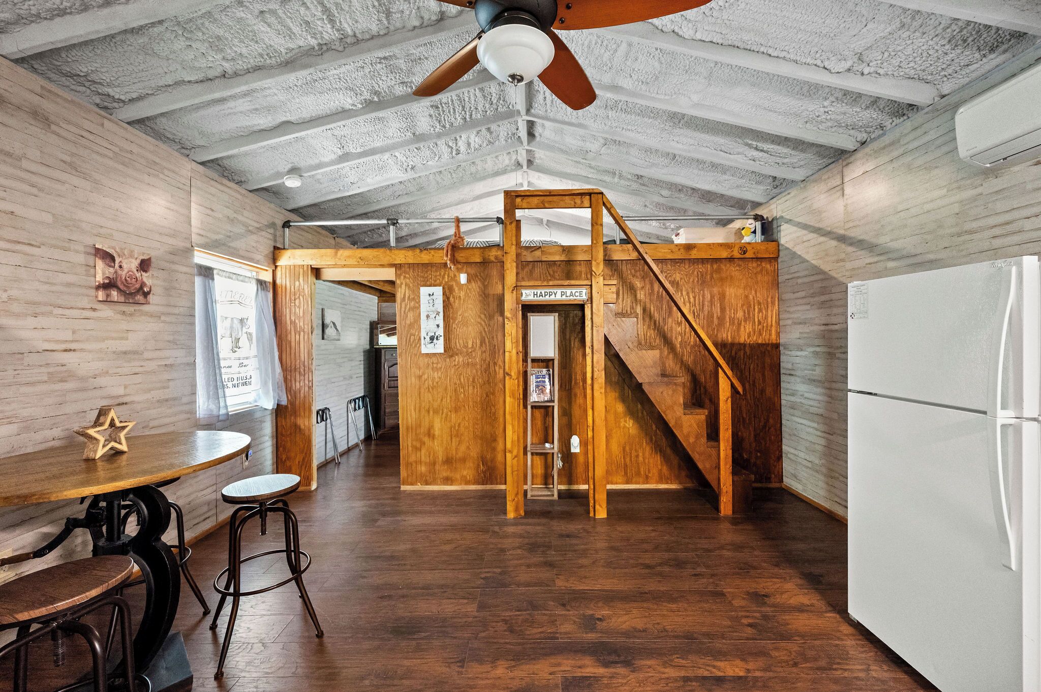 المنشأة من الداخل