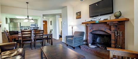 Smart TV, fireplace, DVD player