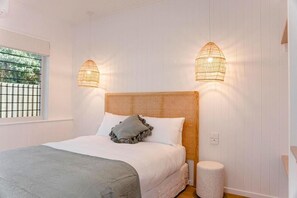 Soundproofing, free WiFi, bed sheets - Bounce Noosa (Sunshine Coast)